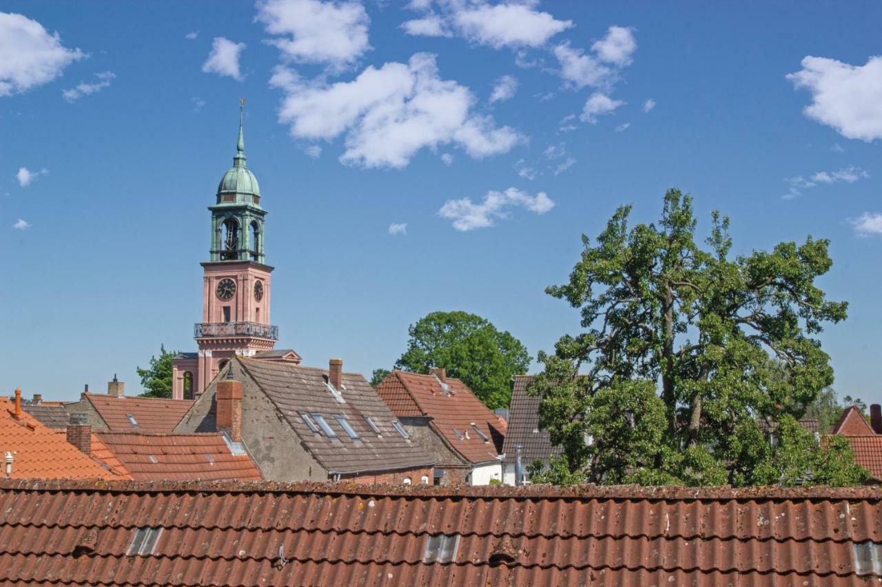 Zimmer Und Aussicht Apartment Friedrichstadt Exterior photo